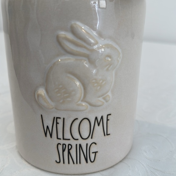 Rae Dunn Spring Small Canister. - Picture 3 of 9